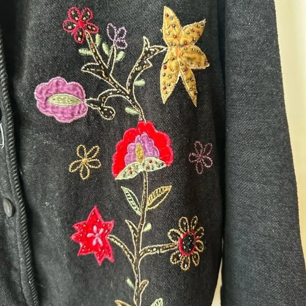 Vintage  Embroidered Floral Black Cardigan by White Stag size Medium